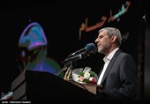 سخنرانی حمید حسام نویسنده دفاع مقدس به عنوان چهره سال هنر انقلاب اسلامی در سال 96