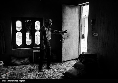 استان گلستان- بخش گلیداغ،روستای یل چشمه سفلی، قربان محمد داری 60 ساله معلولیت ذهنی دارد.یک چشم او کور است .