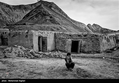 استان گلستان- بخش پالیزان،روستای گوک دره،طاها کیک 7 ساله،مشکل بینایی دارد و پدر مادرش دختر عمو پسر عمو هستند.
