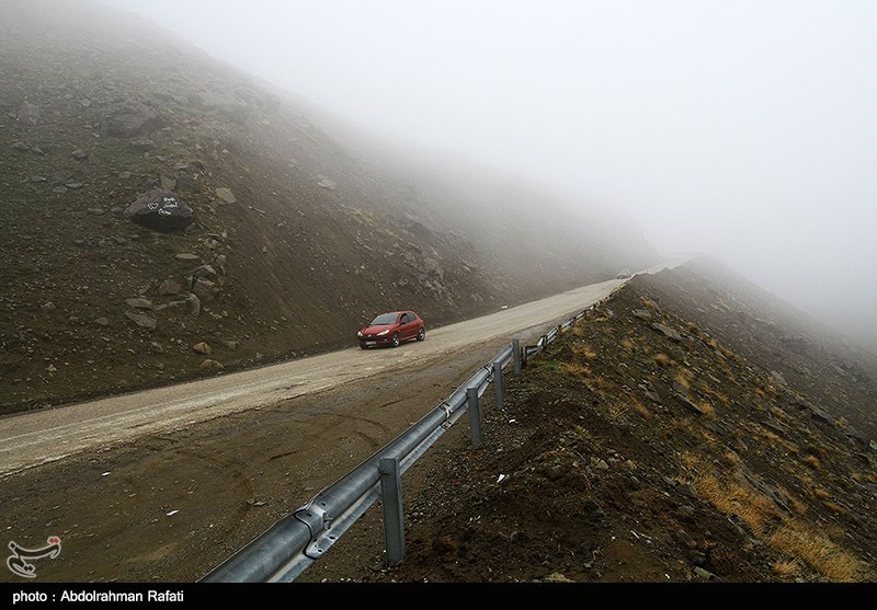 مه‌گرفتگی در 3 گردنه استان فارس؛ تمام محورهای باز است
