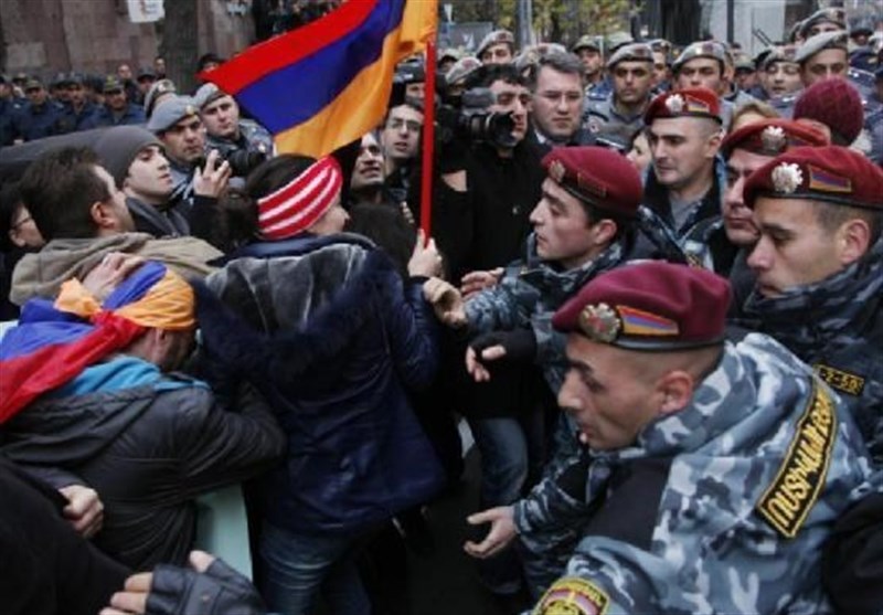 Armenian Protesters Pile Pressure on New PM