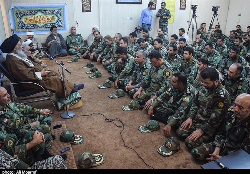 اهواز| دیدار فرماندهان و کارکنان لشکر92 زرهی ارتش با آیت‌الله جزایری به مناسبت روز ارتش