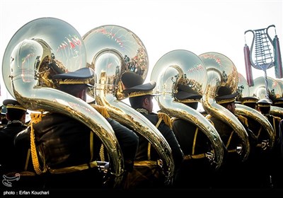 Military Parade Held in Tehran to Mark National Army Day