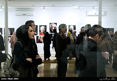 افتتاح نمایشگاه عکس‌ چهره‌های نمایش ایران در خانه هنرمندان