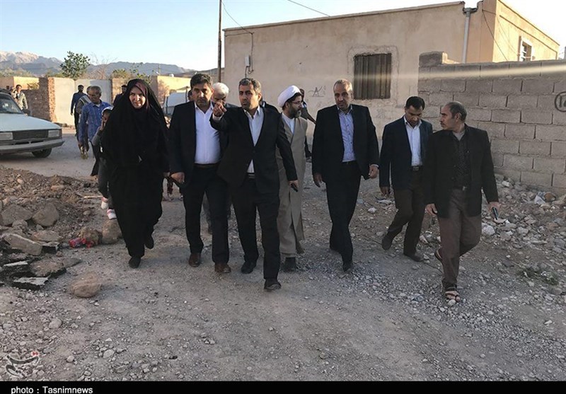 کرمان| بازدید اعضای کمیسیون اقتصادی مجلس از منطقه زلزله‌زده هجدک به روایت تصویر