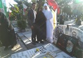 آغاز زندگی مشترک زوج جوان در کنار مزار شهید مدافع حرم+عکس