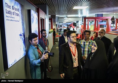 حضور معصومه ابتکار معاون امور زنان و خانواده رئیس جمهور در سی‌وششمین جشنواره جهانی فیلم فجر