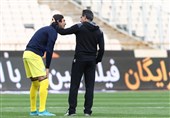 صالح: درست نیست که بازیکنان استقلال به هر تصمیم داور اعتراض می‌کنند
