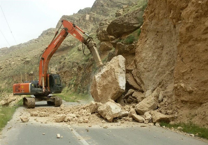 انجام 27 عملیات ریزش‌برداری پس از بارش‌ها در جاده‌های استان ایلام