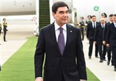 استقبال نخست‌وزیر ازبکستان از بردی‌محمداف در فرودگاه تاشکند