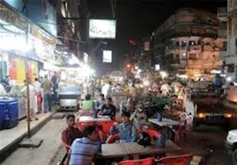 کراچی کی سڑکوں پر تاجروں اور سرمایہ داروں کا قبضہ، شہری سخت پریشان