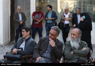 حسین چنعانی و کمال الدین شاهرخ در نشست عکاسان برجسته و پیشکسوت انقلاب و دفاع مقدس