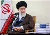 Ayatollah Khamenei: Philosophy Essential in Seminary Curriculum