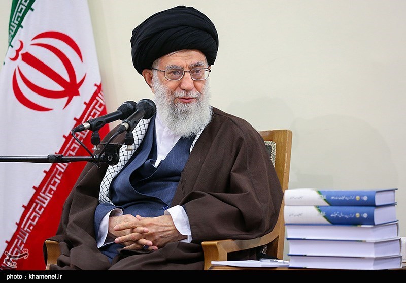 Ayatollah Khamenei: Philosophy Essential in Seminary Curriculum