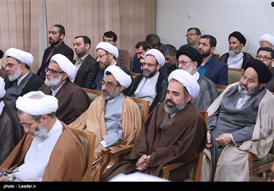 دیدار دست‌اندرکاران همایش حکیم تهران با رهبر معظم انقلاب