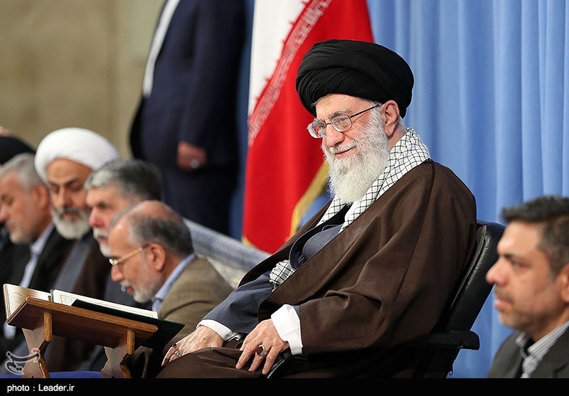 امام خامنه‌ای: چهل سال است که در مقابل زورگویی‌های استکبار ایستاده‌ایم/کشورهای اسلامی دچار «بیماری ذلت» شده‌اند