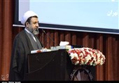 کرمان| فرهیختگان جامعه مورد هدف دشمن برای نفوذ و ریشه‌کنی جامعه اسلامی است