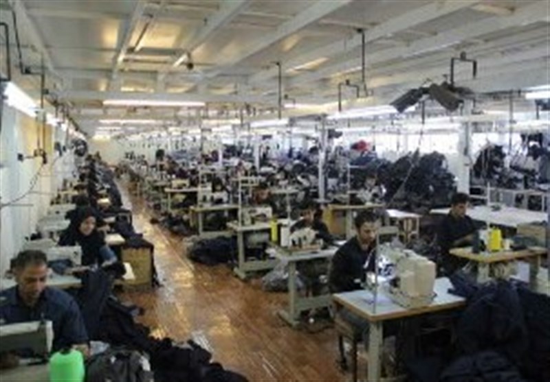 همدان| &quot;مالیات و بیمه&quot; دو چالش مهم تولیدکننده پوشاک ایرانی