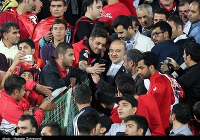  مرزبان: وزارت ورزش، استقلال و پرسپولیس را به یک چشم نگاه می‌کند و به هر ۲ ضربه می‌زند!/ نباید قهرمانی را به مدیران باشگاه تبریک گفت 