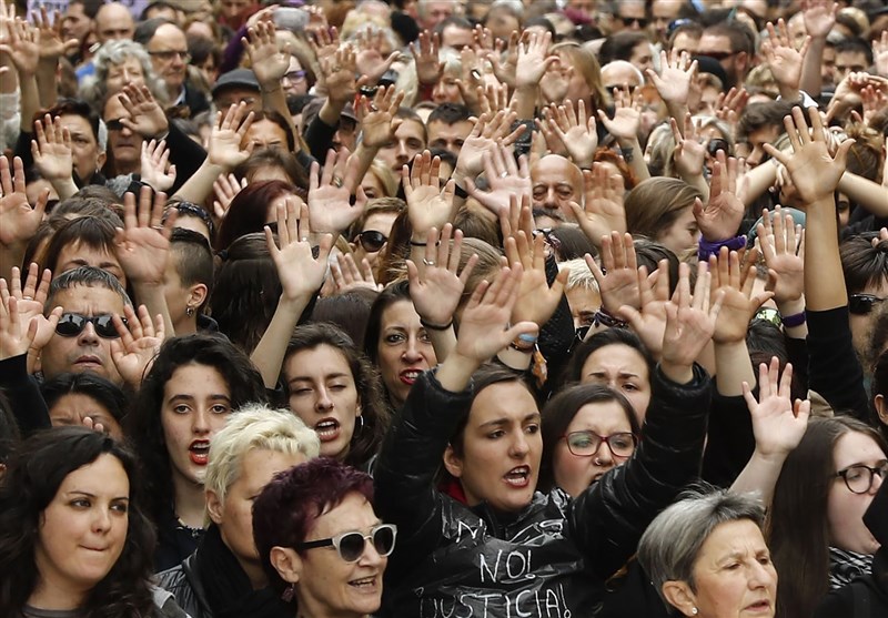 اعتراض اسپانیایی‌ها به تبرئه 5 متهم به تجاوز جنسی سه روزه شد