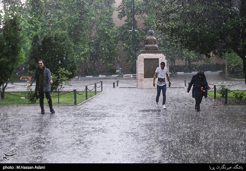 آخر هفته بارانی در کشور/ وزش بادهای شدید در نیمه شرقی