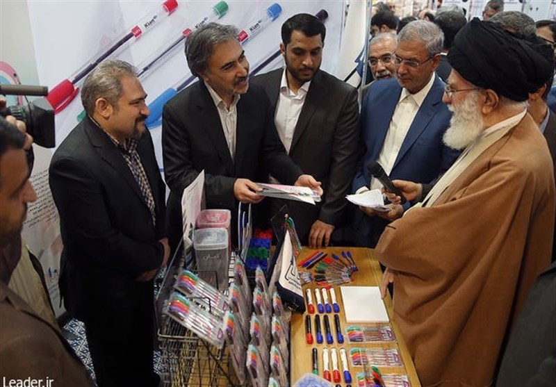 بازدید 2.5 ساعته امام خامنه‌ای از نمایشگاه کالای ایرانی