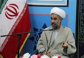 امام جمعه موقت بیرجند: دولت برخی تجملات و هزینه‌های جاری را کاهش دهد