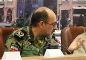 اصفهان| ارتش نخستین سد در برابر دشمنان و مخالفان سپاه است