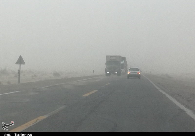 Sandstorm Sends Hundreds to Hospital in SE Iran