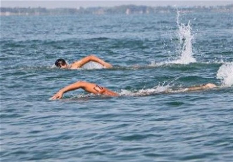 بوشهر| 48 ورزشکار در آب‌های خلیج فارس در بوشهر به رقابت پرداختند
