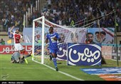 دیدار تیم های فوتبال استقلال و خونه به خونه