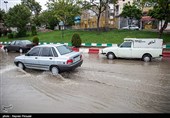 قزوین|بارش شدید باران در استان قزوین؛ آب‌گرفتگی معابر شهری