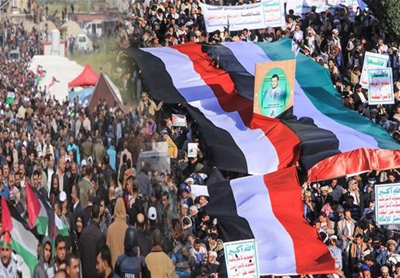 تجمع عظیم یمنی‌ها در صنعاء برای مشارکت در راهپیمایی حمایت از مردم فلسطین