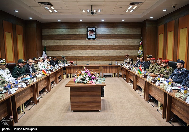کمیسیون مشترک نظامی ایران و عمان + عکس