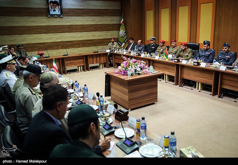 دیدار هیئت نظامی ایران با رئیس مجلس عمان