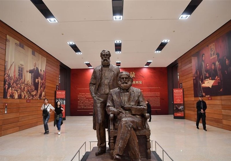 برگزاری نمایشگاه &quot;مارکس&quot; در موزه ملی چین + تصاویر
