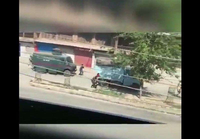 اعتراض شدید مردم کشمیر به زیر گرفتن عمدی یک جوان توسط کامیون ارتش هند +فیلم