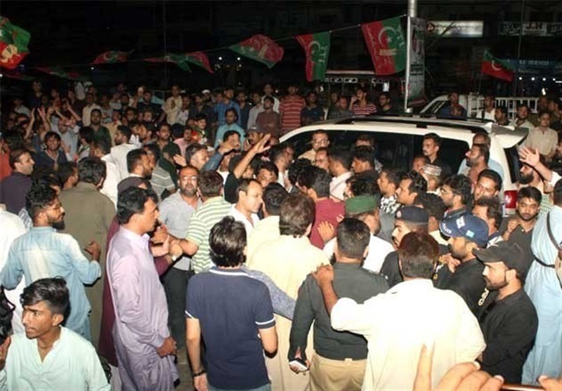 تحولات انتخاباتی پاکستان| درگیری شدید طرفداران حزب مردم و تحریک انصاف در کراچی