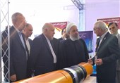 Iranian President Visits Intl. Oil Expo in Tehran