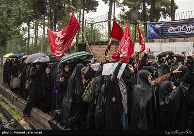 تجمع دانشجویان در واکنش به نقض برجام توسط دونالد ترامپ رییس جمهور آمریکا در مقابل لانه جاسوسی(سفارت سابق آمریکا)