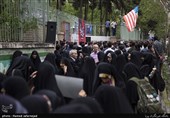 تجمع دانشجویان در واکنش به نقض برجام توسط دونالد ترامپ رییس جمهور آمریکا در مقابل لانه جاسوسی(سفارت سابق آمریکا)