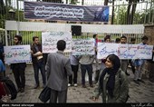 تجمع دانشجویان در واکنش به نقض برجام توسط دونالد ترامپ رییس جمهور آمریکا در مقابل لانه جاسوسی(سفارت سابق آمریکا)