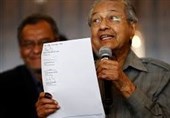 Malaysia's Mahathir Says Expects to Be Sworn In as PM Thursday