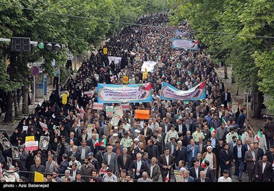 راهپیمایی نمازگزاران در محکومیت امریکا در خرم آباد