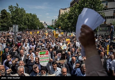 Iranians Stage Anti-US Protest in Tehran