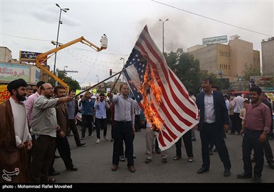 راهپیمایی نمازگزاران در محکومیت امریکا - قم