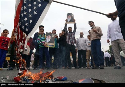 راهپیمایی نمازگزاران در محکومیت امریکا - قم