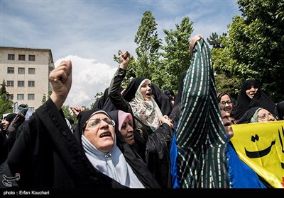 Iranians Stage Anti-US Protest in Tehran