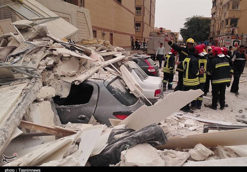 اهواز| نجات جان 6 نفر در حادثه انفجار ساختمان مسکونی + تصاویر