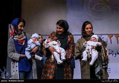 Iranian Twins Convene to Celebrate Twins and Multiples National Day